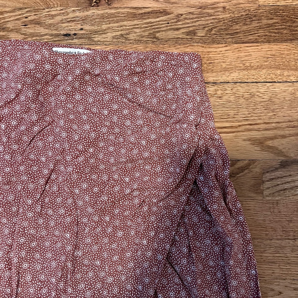 Abercrombie & Fitch Asymmetrical Floral Skirt - Picture 2 of 5
